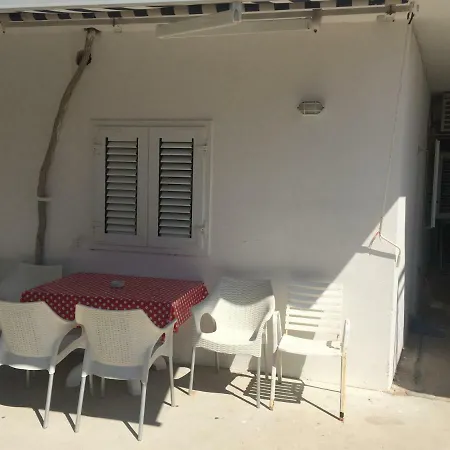 Leonarda Apartment