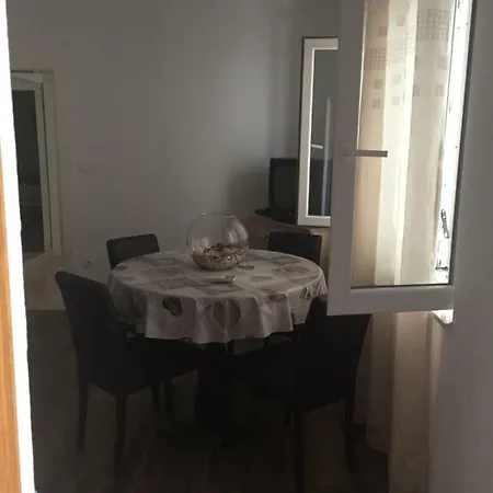 Leonarda Apartment Drasnice