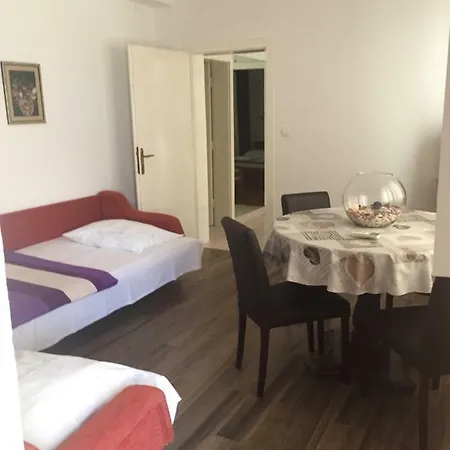 Leonarda Apartment Drasnice