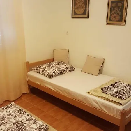 Apartment Leonarda Drasnice